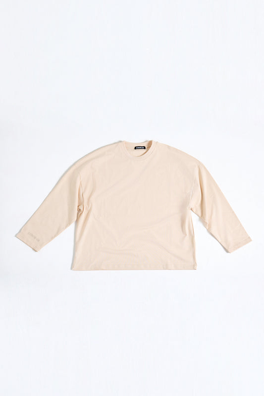 THIS LONG SLEEVE DOESN'T COMPETE, IT DOMINATES.