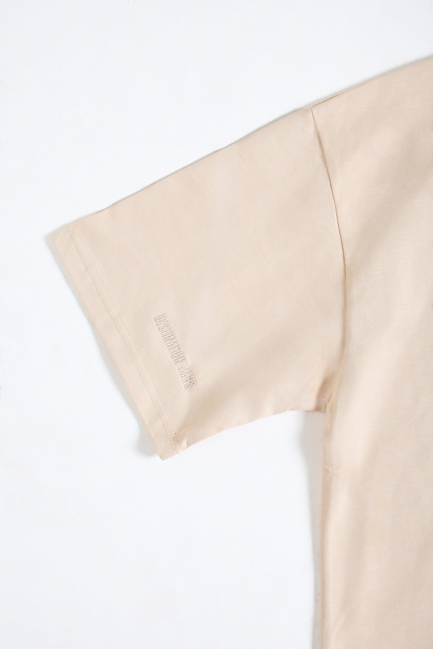 THIS SHORT SLEEVE DOESN'T CHASE TRENDS, IT SETS THEM.