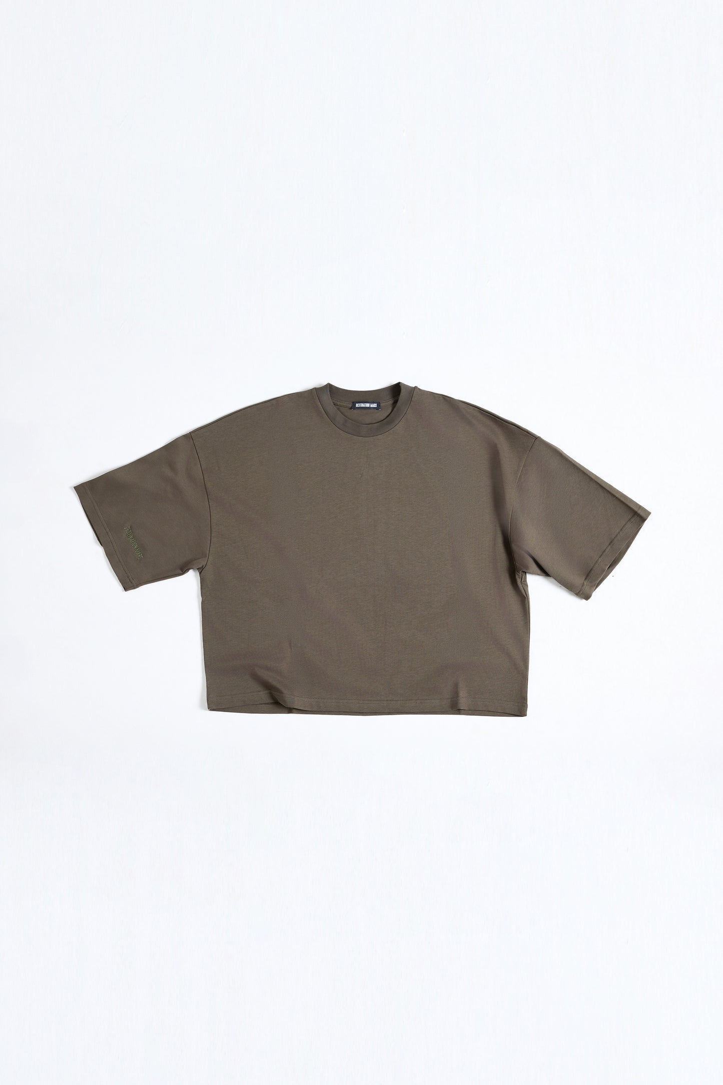 THIS SHORT SLEEVE DOESN'T CHASE TRENDS, IT SETS THEM.