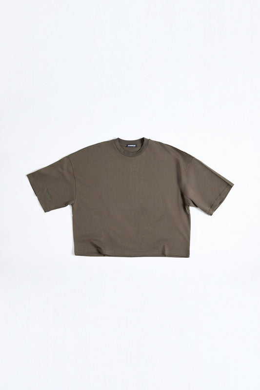 THIS SHORT SLEEVE DOESN'T CHASE TRENDS, IT SETS THEM.